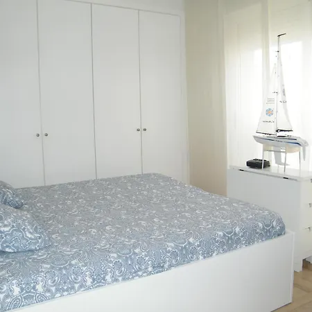En Playa De Gandia: 1 Dormitorio, Frente Al Mar, A/a, Piscina, Parking, Exclusivo Familias - Es-314-9 *