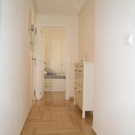 En Playa De Gandia: 1 Dormitorio, Frente Al Mar, A/a, Piscina, Parking, Exclusivo Familias - Es-314-9