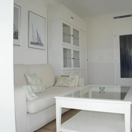 En Playa De Gandia: 1 Dormitorio, Frente Al Mar, A/a, Piscina, Parking, Exclusivo Familias - Es-314-9 Apartment Gandia
